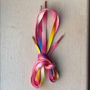 Multi colored shoe laces 🌈🌸👟